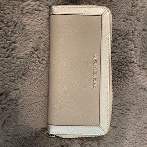 Beautiful Michael Kors wallet